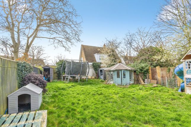 4A,, Chestnut Road, Towcester photo 2