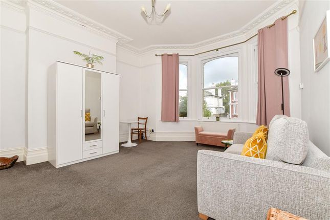 Lounge/ Bedroom