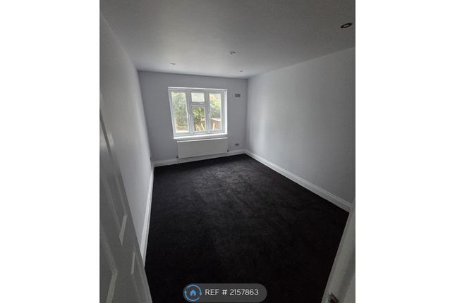 21, Kings Drive, Edgware photo 3