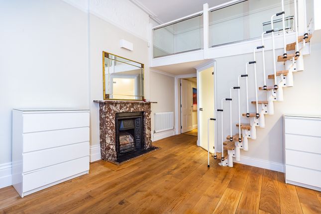 Flat for sale in Southwell Gardens, London