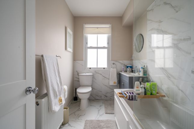 Flat C Second Floor, 44, Epple Road, London photo 4