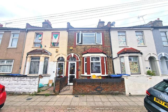 Terraced house to rent in Dysons Road, London
