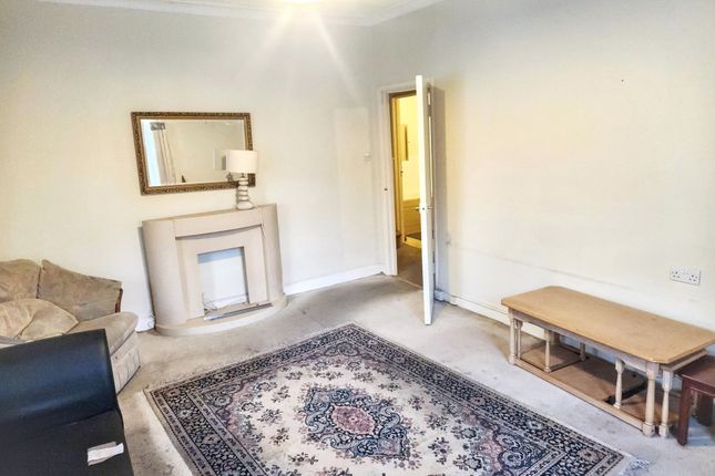 Flat 8, Folkstone Court, Weston-Super-Mare photo 2