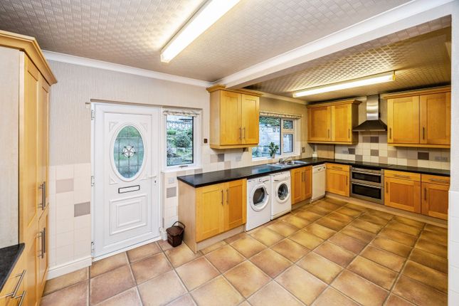 14, Kelvin Avenue, Halifax photo 3