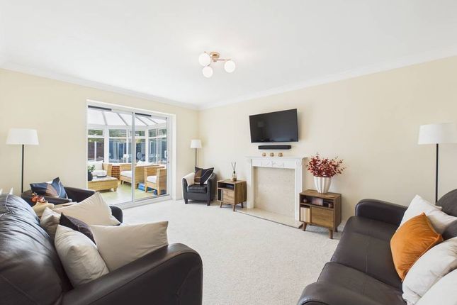 66, Poplar Road, Surrey photo 2