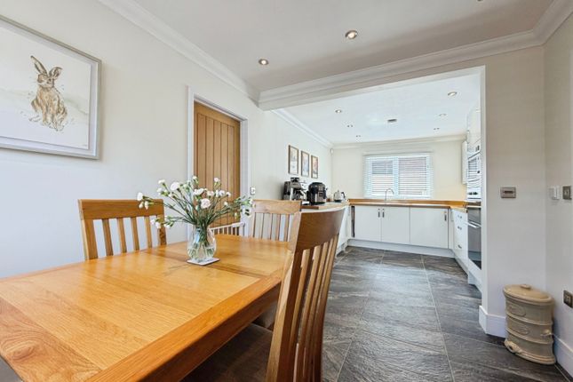 4, Willow Close, Hythe photo 3