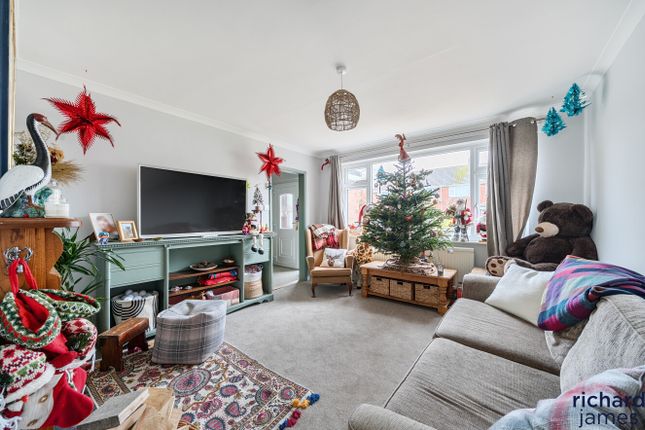 10, Homefield, Royal Wootton Bassett photo 3