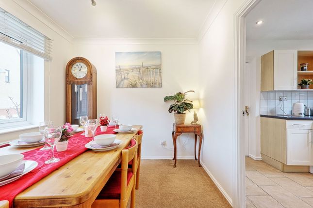 56, Birch Crescent, South Ockendon photo 3