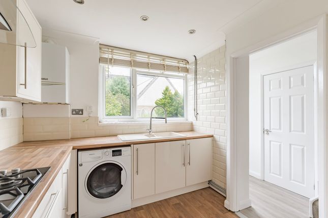 37 Meadow Close, Norwich photo 4