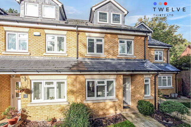 Studio flat on 50, Kings Road South Norwood, London, £1,150/mo