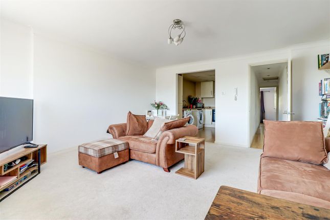 Flat 7, Coley Court 505, High Road, Benfleet photo 2