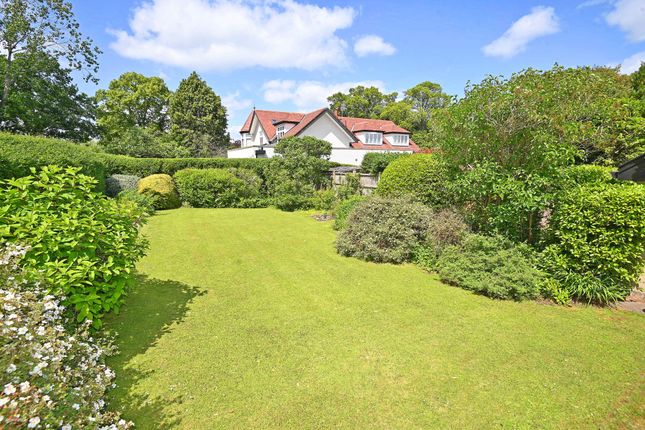 2 Warwick Crescent, Harrogate photo 2