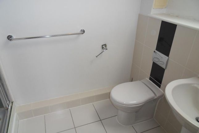 7 Charlton Court, Uxbridge Road, Hayes photo 5
