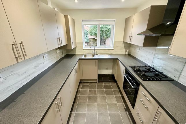 3-bed house on 7, Wakefield, £1,200/mo