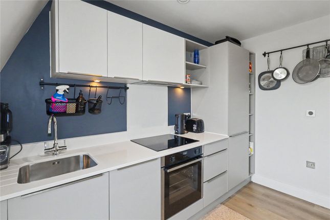 Flat 50, Britannia Wharf,, Monument Road, Surrey photo 4