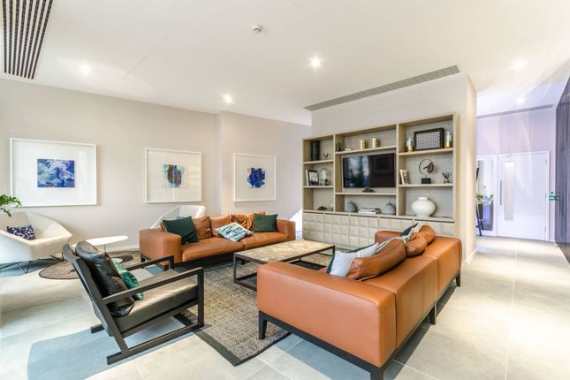 Flat for sale in Dollar Bay Point, Canary Wharf, London