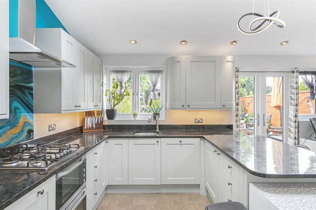 8, Downs Road, Sutton photo 3