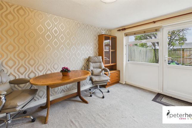 19, Holly Court, Sunderland photo 4