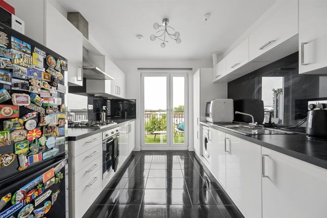 3/1, 1368, London Road, Glasgow photo 3
