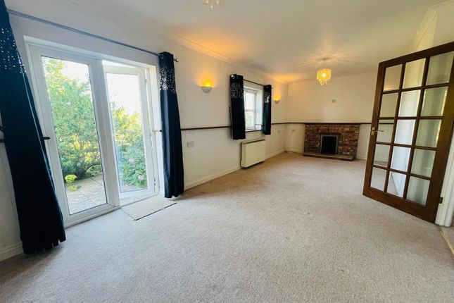 6 Seabreeze Cottages, Military Road, Newport photo 4