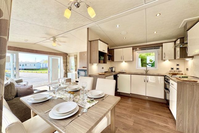 Nr-Clacton-On-Sea photo 4