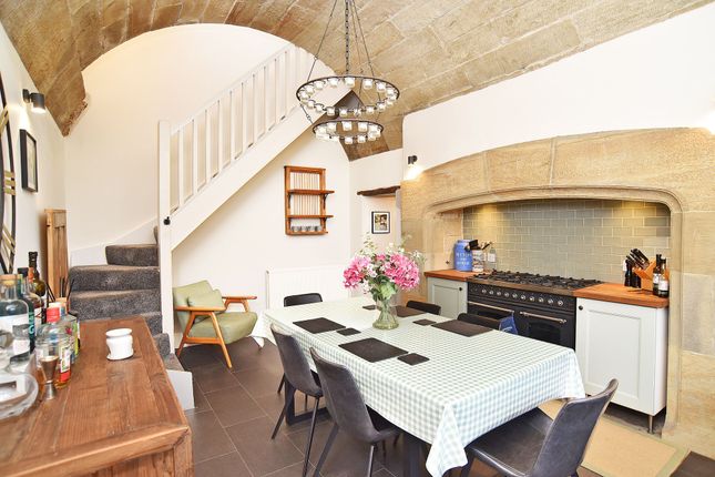 3 Holly Court, Harrogate photo 3