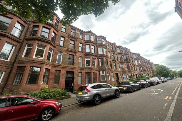 Thumbnail Flat to rent in Partickhill Road, Glasgow