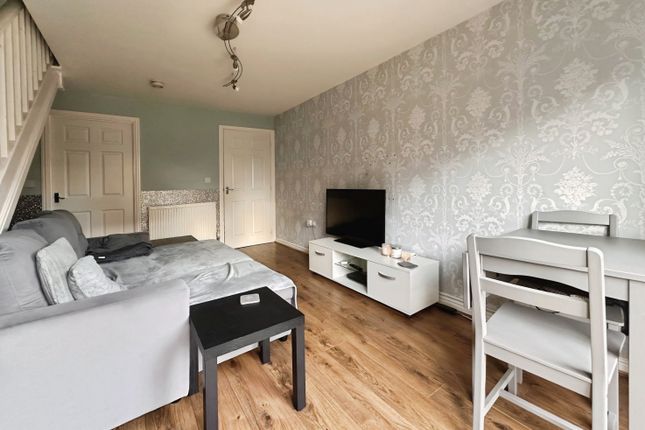64, Alder Road, Leeds photo 2