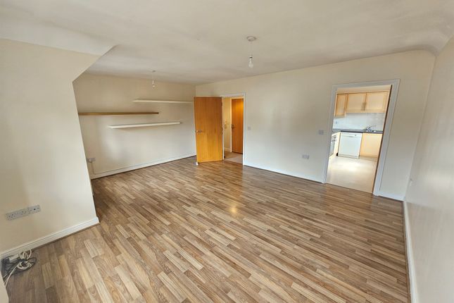 Flat 6, Fountain Court, Buckingham Street, Aylesbury photo 4