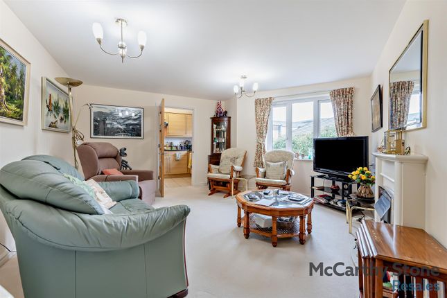 19 Cherrett Court, Ringwood Road, Ferndown photo 2
