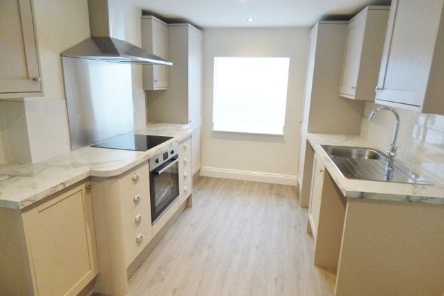 Thumbnail Maisonette to rent in High Street, Leatherhead