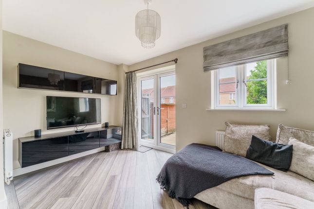 31, Peregrine Square, Selby photo 2