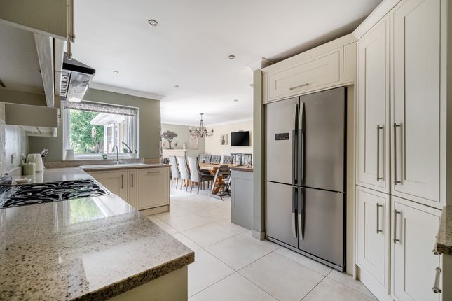 Brambles, Briar Glen, Cookham, Maidenhead photo 4