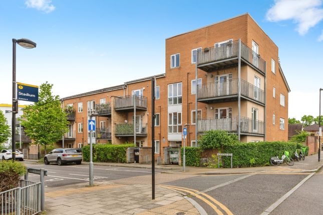 Flat for sale in Academia Way, London