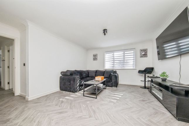 26, Childers Court, Ipswich photo 4
