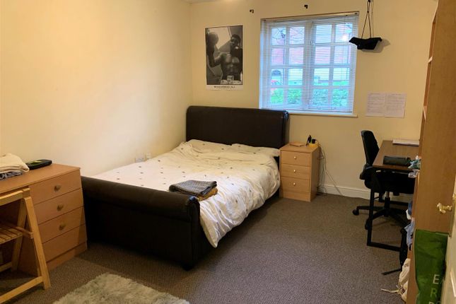 Flat for sale in Hadfield Close, Manchester