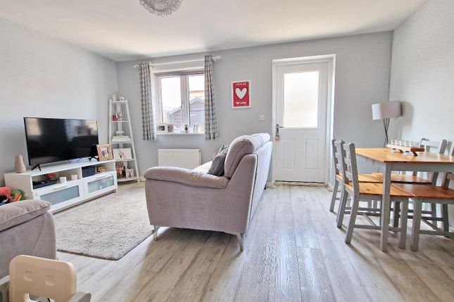15, Redcar Road, Bicester photo 3