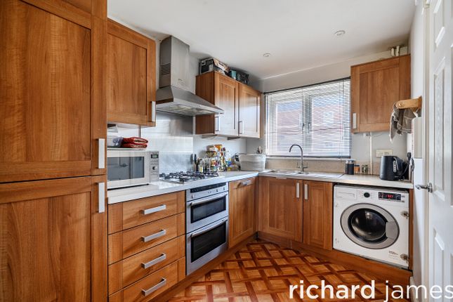 36, Marlborough Road, Swindon photo 4