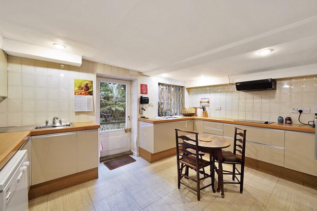 Barton Street - Kitchen