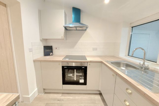 28 Blaen-y-Cwm Terrace, Treorchy photo 3