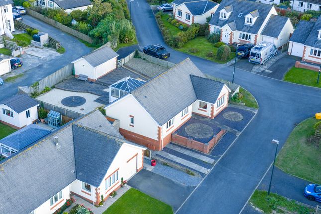 17 Clos Winifred, Borth photo 2