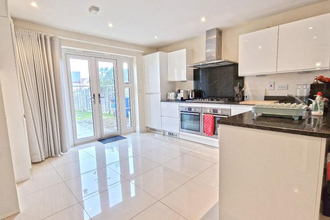 162, Whitelands Way, Bicester photo 3