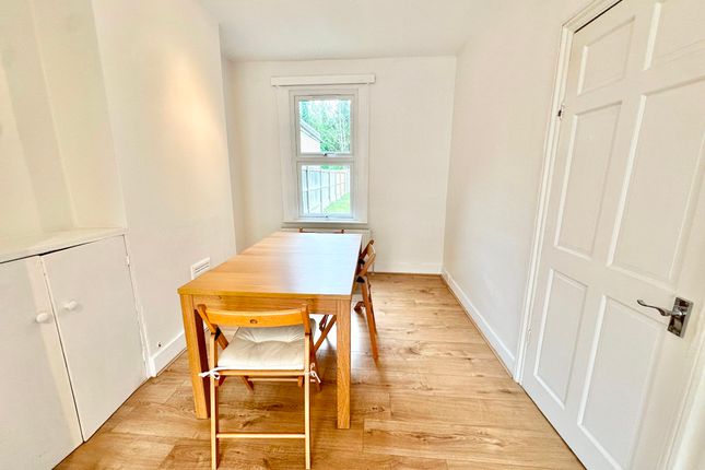 132 Long Lane, London photo 5