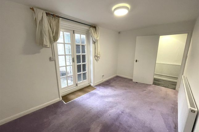 Lower Ground Floor, Flat 1, 5 Devonshire Place, Brighton photo 3
