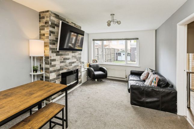 2, Birchwood Close, Wrexham photo 3