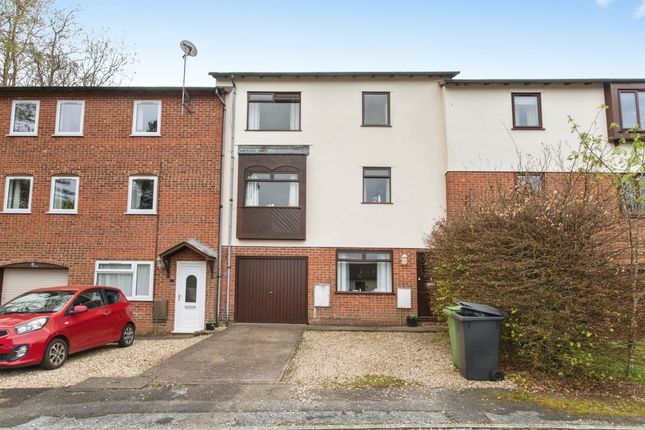 3, Ripon Close, Exeter photo 2