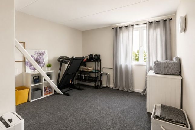 2, Samson Close, Gosport photo 5