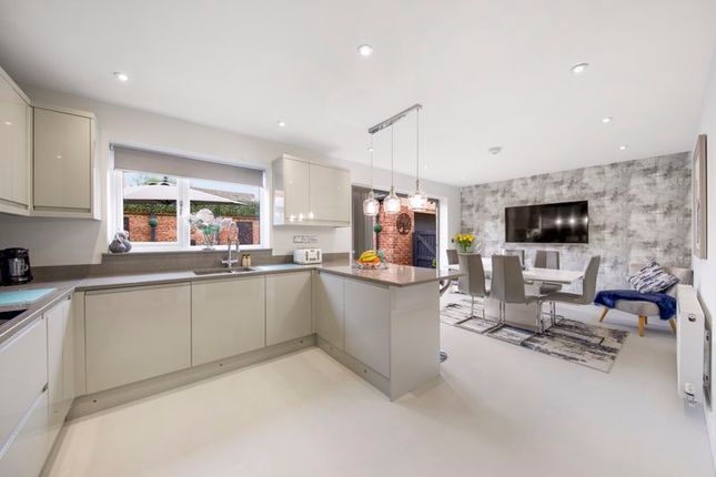 2 Marsden Wood Grove, Hepthorne Lane, Chesterfield photo 3