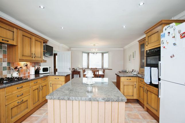Derllwyn Bungalow, Derllwyn Bungalow, Blackwood photo 4