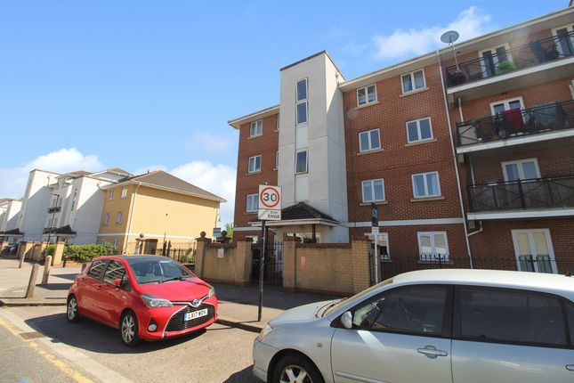 Thumbnail Flat to rent in Felixstowe Road, Abbey Wood